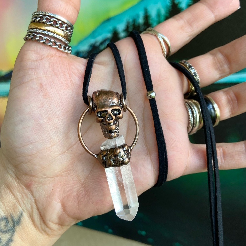 Skull crystal necklace . Clear crystal quartz electroplated copper skull leather - Picture 14 of 16